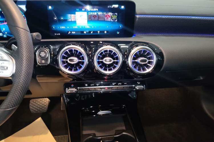 Used Mercedes-Benz A-Class 2021 A 200 L Sport Sedan Fashion Model