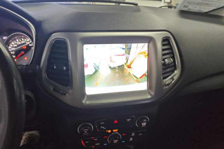 Used Jeep Compass 2017 200T Automatic Family Edition Audio And AC Panel