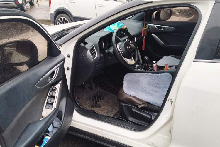 Used Mazda CX-4 2016 2.0L Automatic 2WD Blue Sky Dynamic Edition
