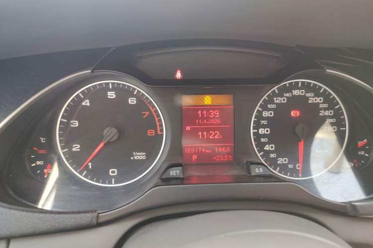 Used Audi A4L 2011 1.8 TFSI Comfort Model Instrument Cluster