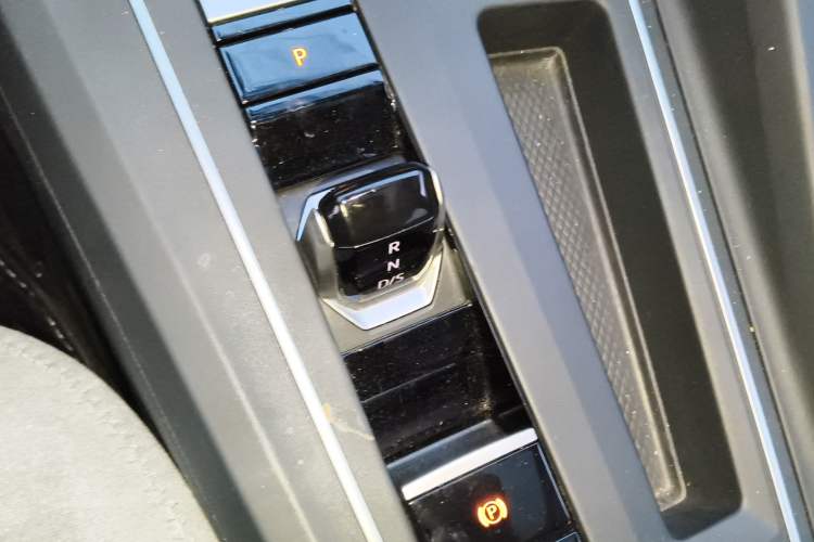 Used Volkswagen Golf 2023 Facelift 280TSI DSG Pro Gear Lever