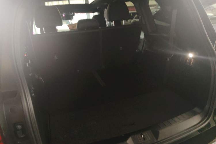 Used GAC Trumpchi GS8 2022 Dual-Engine Series 2.0TM Two-Wheel Drive Prestige Edition (7 Seats) Trunk