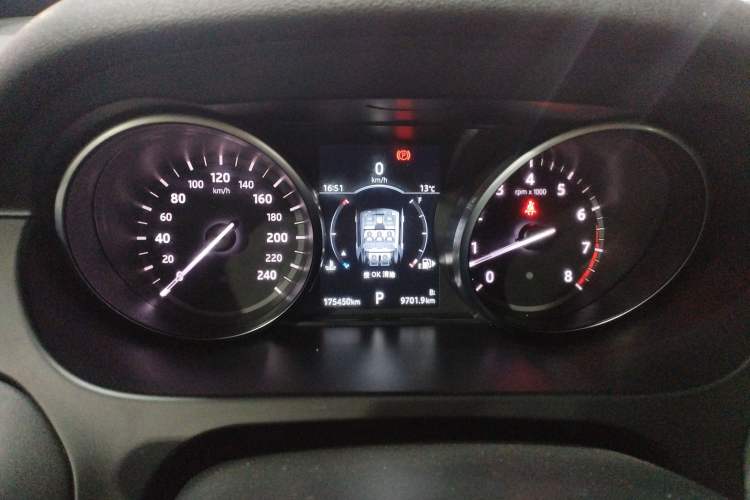 Used Land Rover Discovery Sport 2018 240 PS HSE Version