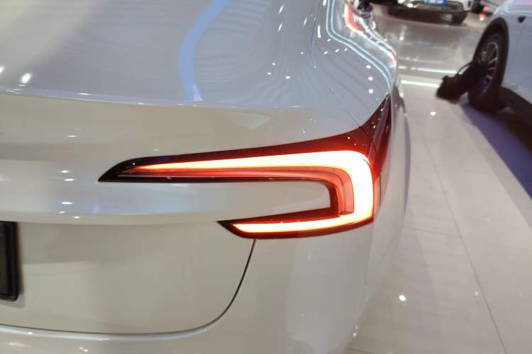 Used Tesla Model 3 2025 Rear-Wheel-Drive Version