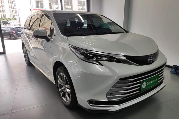 Used Toyota SIENNA 2021 2.5L Hybrid Platinum Edition
