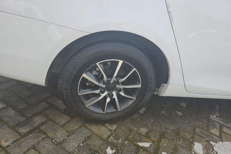 Used Geely Auto Emgrand 2019 Leading Edition 1.5L Manual Luxury Model China VI Standard