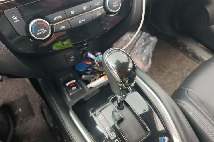 Used Nissan X-Trail 2021 2.0L CVT 2WD XL Premium SmartConnect Deluxe Edition Gear Lever