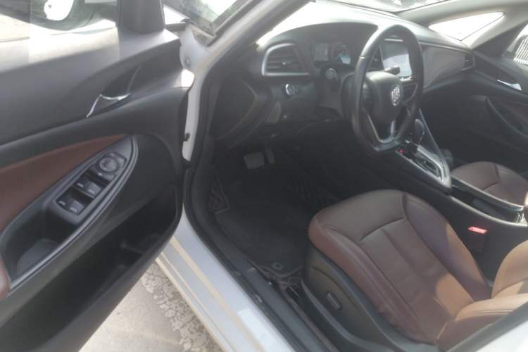 Used Buick GL6 2019 18T 6-Seater Connected Luxury Version China VI Standard Driver Seat