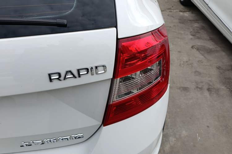 Used Skoda Rapid Spaceback 2016 Revised 1.6L Manual Chuanxing Edition
