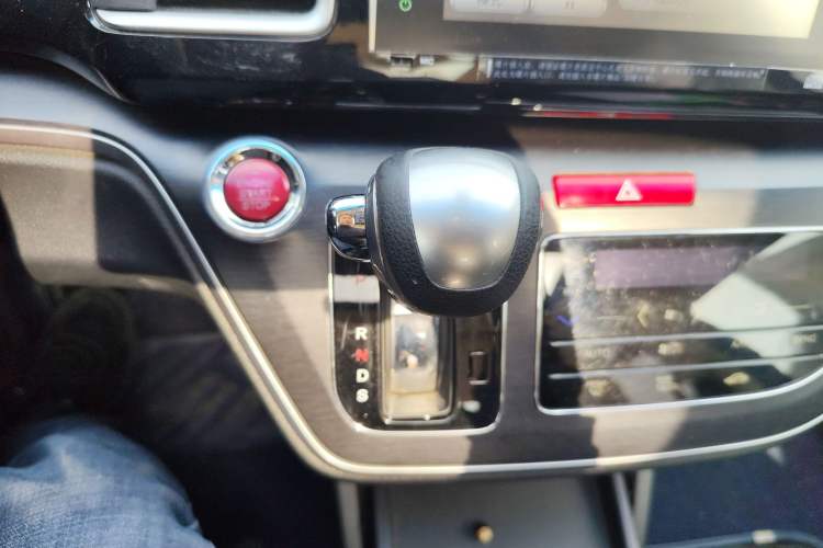 Used Honda Elysion 2016 2.4L Supreme Edition