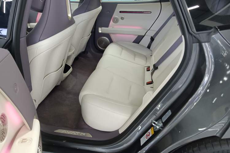 Used Avatr 06 2025 Pro Range-Extended Edition Left Rear Seat