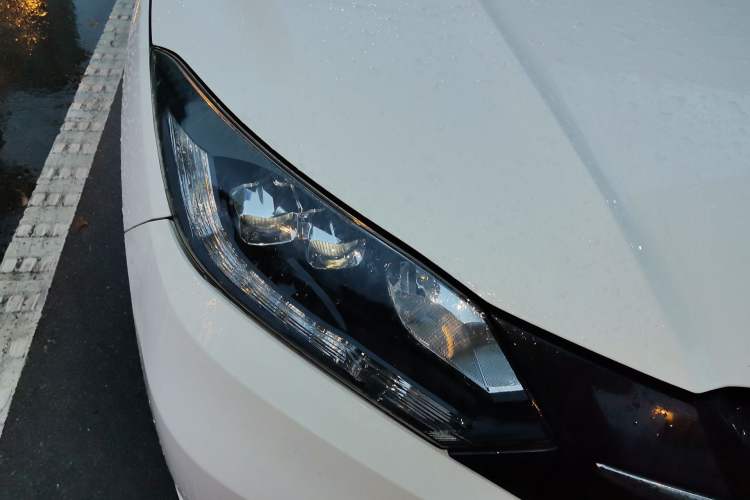 Used Honda Vezel 2017 1.8L CVT Front-Wheel Drive Pioneer Edition
