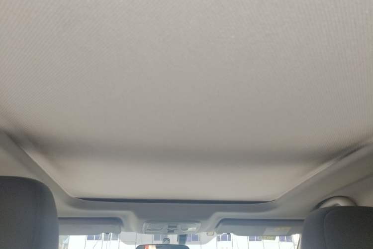 Used Suzuki Vitara 2016 1.4T Automatic Two-Wheel Drive Luxury Version Headliner