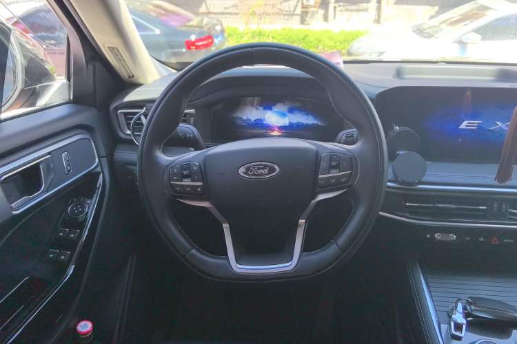 Used Ford Explorer 2023 EcoBoost 285 Four-Wheel Drive Stylish Plus Version 7 Seats
