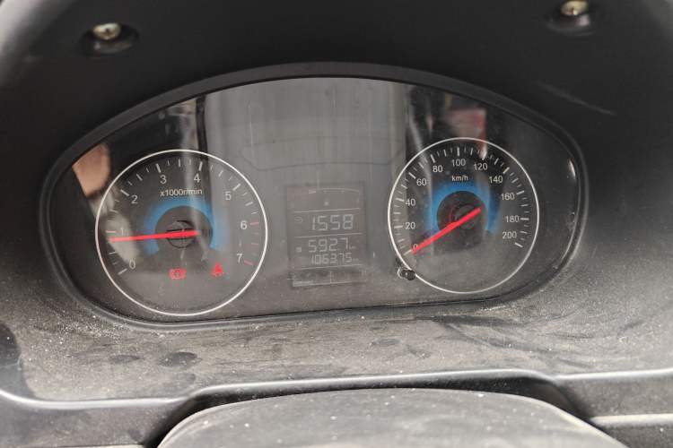 Used Dongfeng Fengon 330 2014 1.5L Manual Standard Edition DK15-02 Instrument Cluster