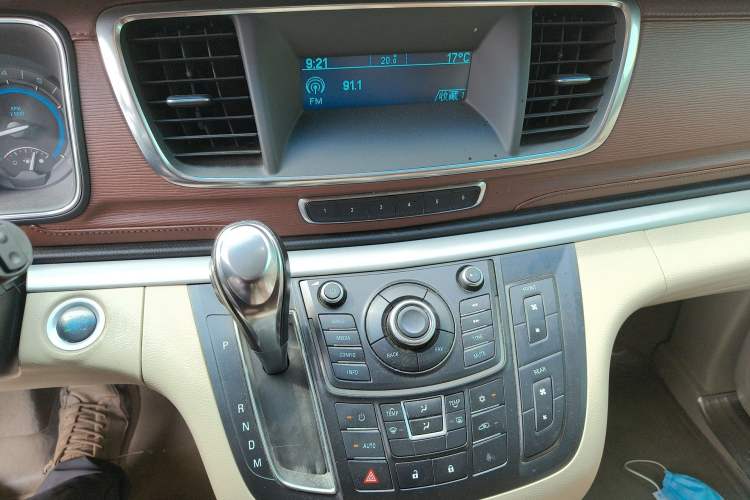 Used Buick GL8 2014 2.4L CT Luxury Business Comfort Edition Audio And AC Panel