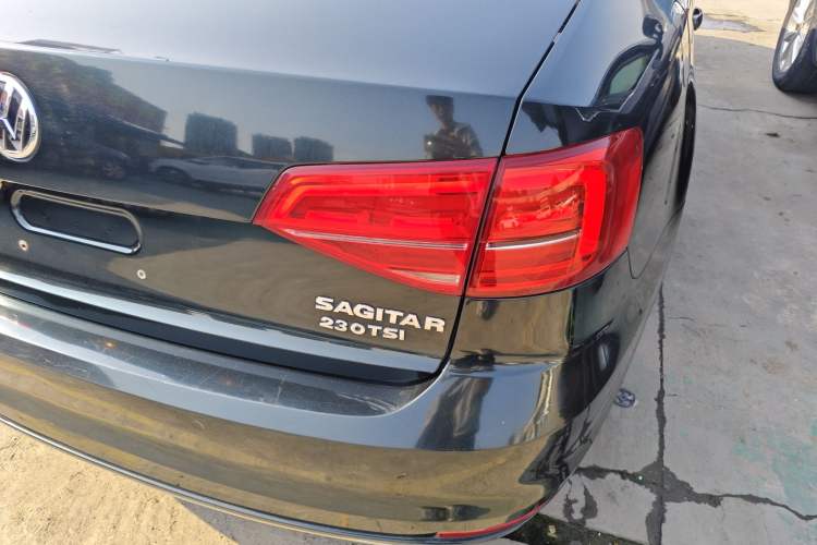 Used Volkswagen Sagitar 2016 230TSI 25th Anniversary Edition
