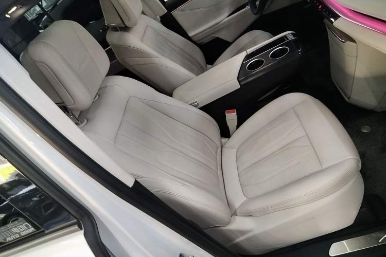 Used Buick GL8 New Energy 2024 Lu Zun Luxury Edition 7-Seater Right Front Seat