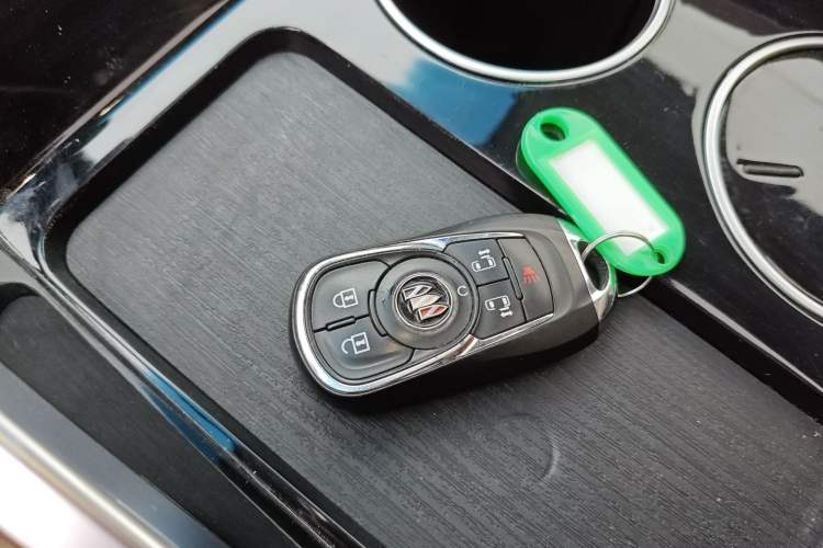 Used Buick GL8 2021 ES Land Cruiser 653T Luxury Edition Vehicle Key