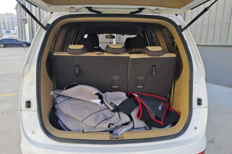 Used Baojun 730 2017 1.5T Manual Fashion Version 7 Seats China V Emission Standard