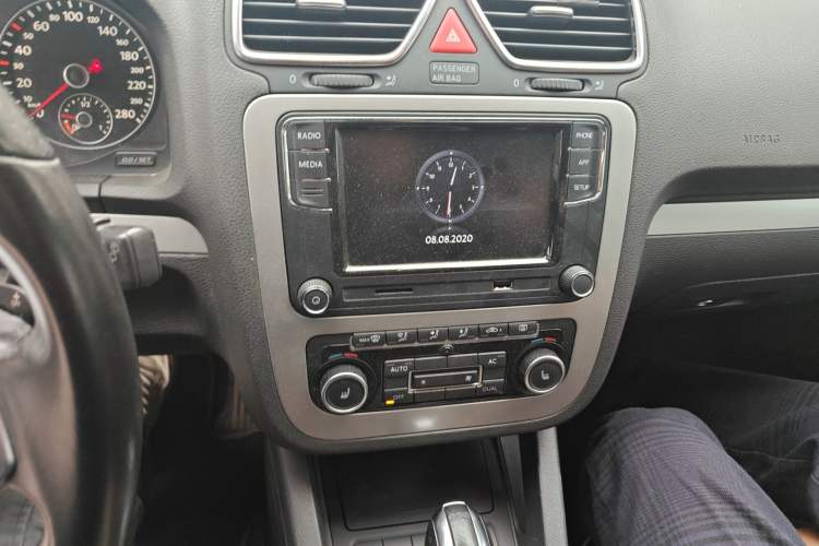 Used Volkswagen Scirocco 2011 2.0 TSI Luxury Edition Audio And AC Panel