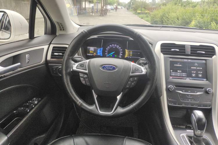 Used Ford Mondeo 2013 2.0L GTDi 200 Luxury Model