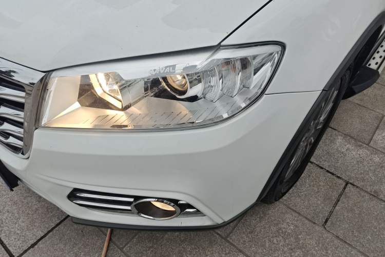 Used Haval H6 2015 Sport Edition 1.5T Automatic Two-Wheel Drive Luxury Model Left Front Headlight