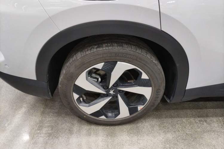 Used ARCFOX Alpha T5 2026 Model Range-Extended 1215 Yuanjing Smart Driving Version