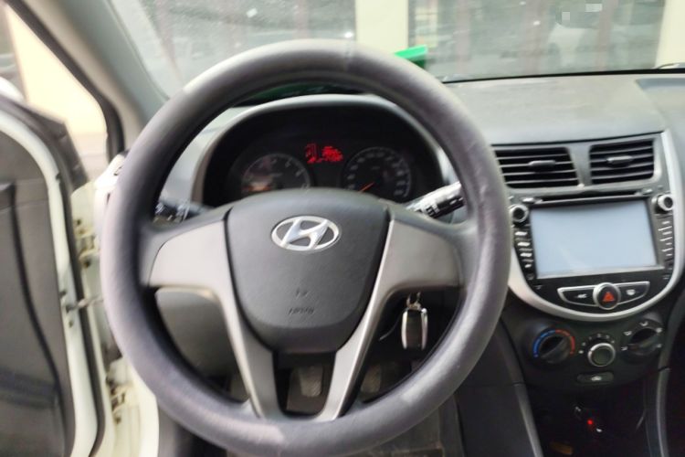 Used Hyundai Verna Ray 2014 1.4L Manual GL Steering Wheel