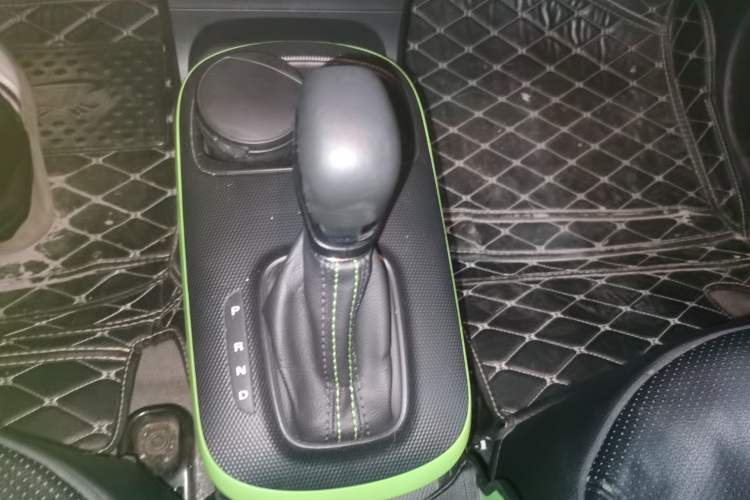 Used Roewe Clever 2021 302km All-Round Version Gear Lever