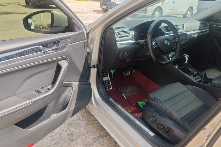 Used Skoda Superb 2022 TSI330 DSG Luxury Edition Driver Seat