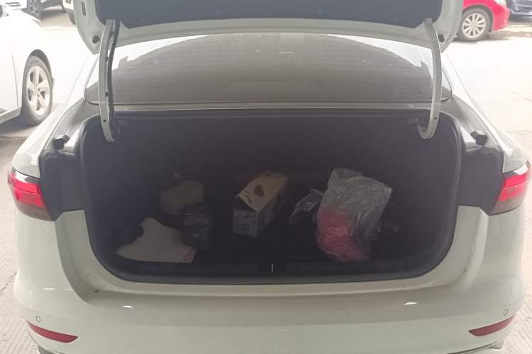 Used Geely Auto Emgrand 2022 4th Generation 1.5L CVT Luxury Model
