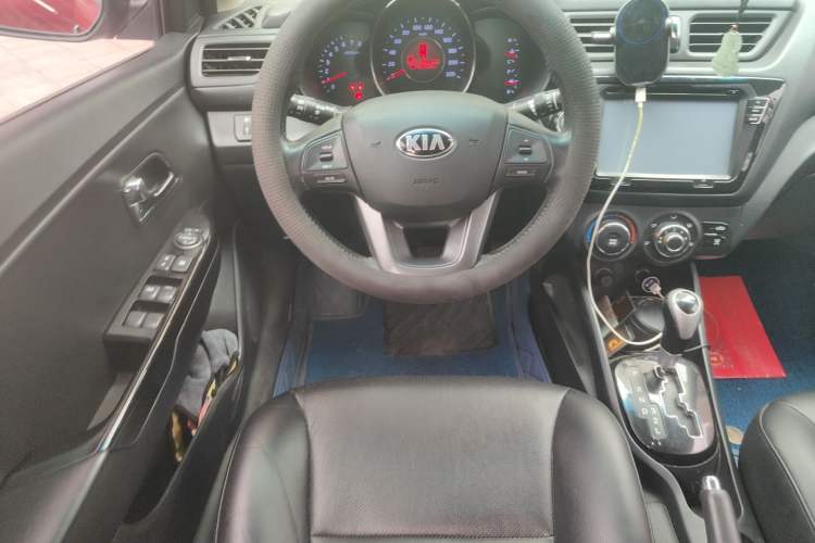 Used Kia K2 2012 Sedan 1.6L Automatic Transmission Premium Commemorative Edition Steering Wheel