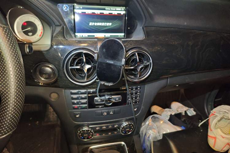 Used Mercedes-Benz GLK-Class 2013 Facelift GLK 300 4MATIC Luxury Edition Audio And AC Panel