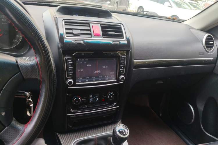 Used Haval H5 Classic 2015 2.0L Manual Two-Wheel Drive Entry-Level Trim Audio And AC Panel