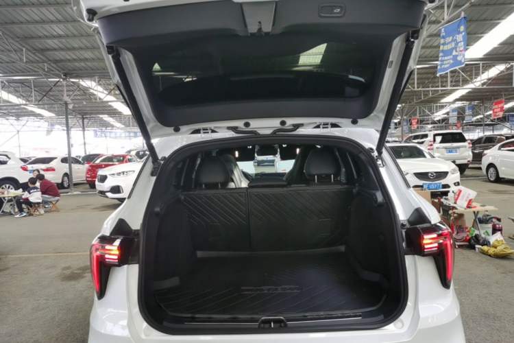 Used Lynk & Co 01 2025 2.0TD Two-Wheel Drive Refreshed Pro Version Trunk