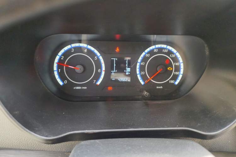 Used CHANGAN KAICHENG Ruixing M60 2023 1.5L GDI Comfort-Class Passenger Vehicle 6/7 Seats
