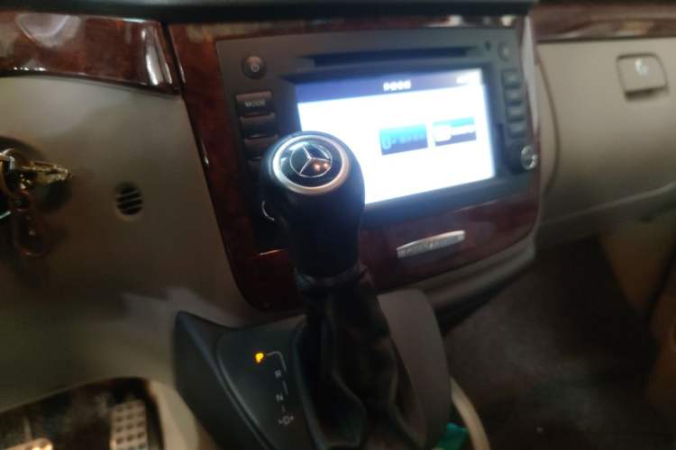 Used Mercedes-Benz Viano 2014 3.5L Premier Edition