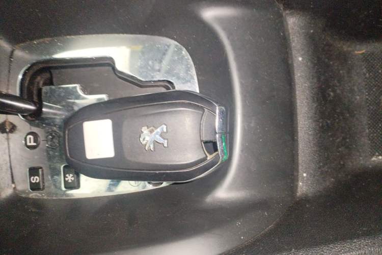 Used Peugeot 2008 2014 1.6L Automatic Navigation Edition