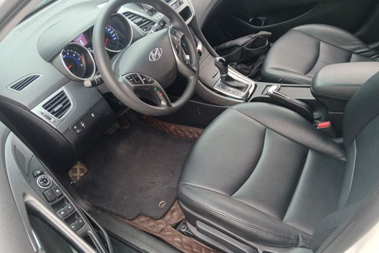 Used Hyundai Elantra (5th Generation / Langdong) 2016 1.6L Automatic Prestige Model
