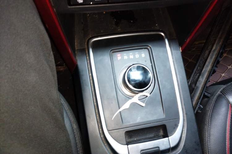 Used Land Rover Discovery Sport 2019 240 PS SE Dynamic Version China VI Standard Gear Lever