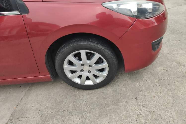 Used Peugeot 308 2014 Enjoyment Edition Classic 1.6L Automatic Fashion Model Right Front Wheel Hub