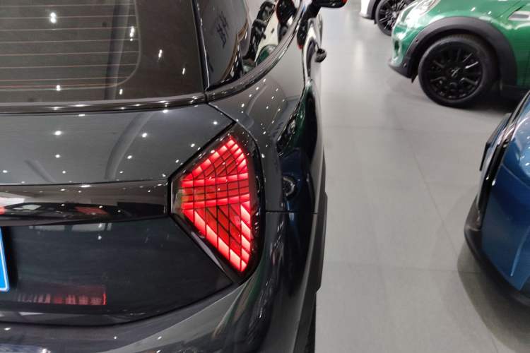 Used MINI MINI 2025 2.0T COOPER S Artist