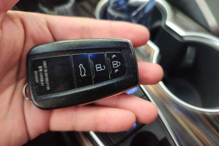 Used Toyota Camry 2018 2.5G Luxury Edition
