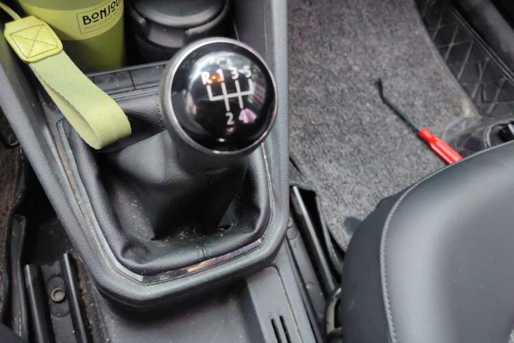 Used Volkswagen Jetta 2017 1.4L Manual Comfort Model Gear Lever