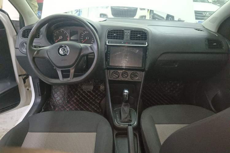 Used Volkswagen Polo 2018 1.5L Automatic Advanced Driving Model Center Console