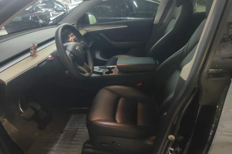 Used Tesla Model Y 2022 Rear-Wheel-Drive Version
