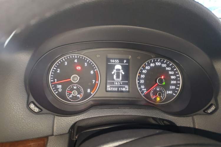 Used Volkswagen Sharan 2014 2.0 TSI Comfort Model
