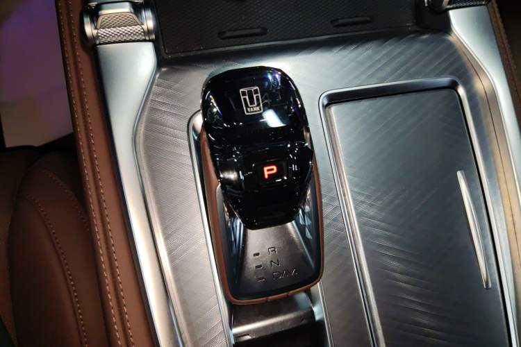 Used Tank 700 New Energy 2024 Hi4-T Extreme Edition Gear Lever