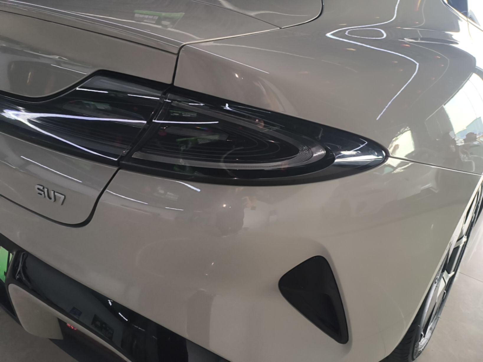 Xiaomi Auto SU7 2024 Rear-Drive Standard Founder Edition — снимка 9